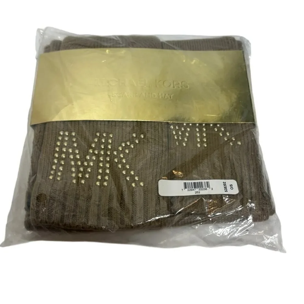 NWT MK Michael Kors Dome Studded Scarf & Hat Set
